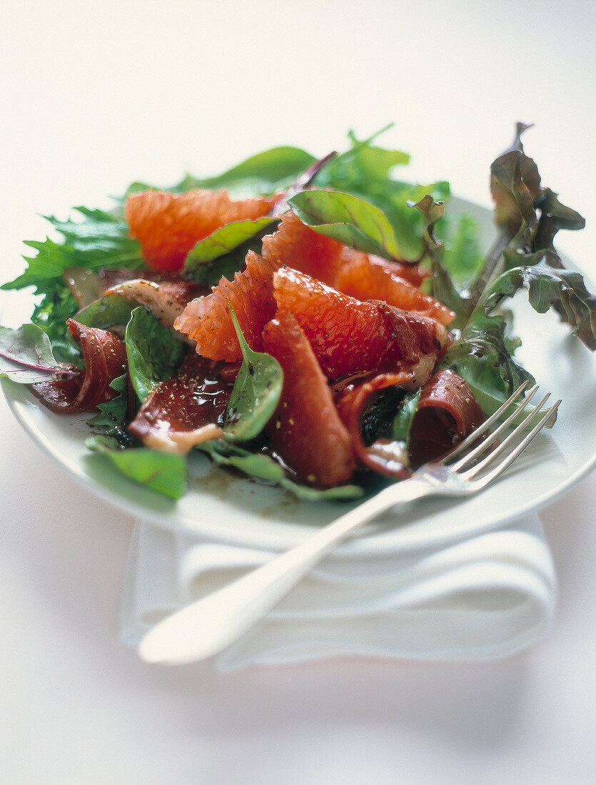 Duck magret and pomelos salad