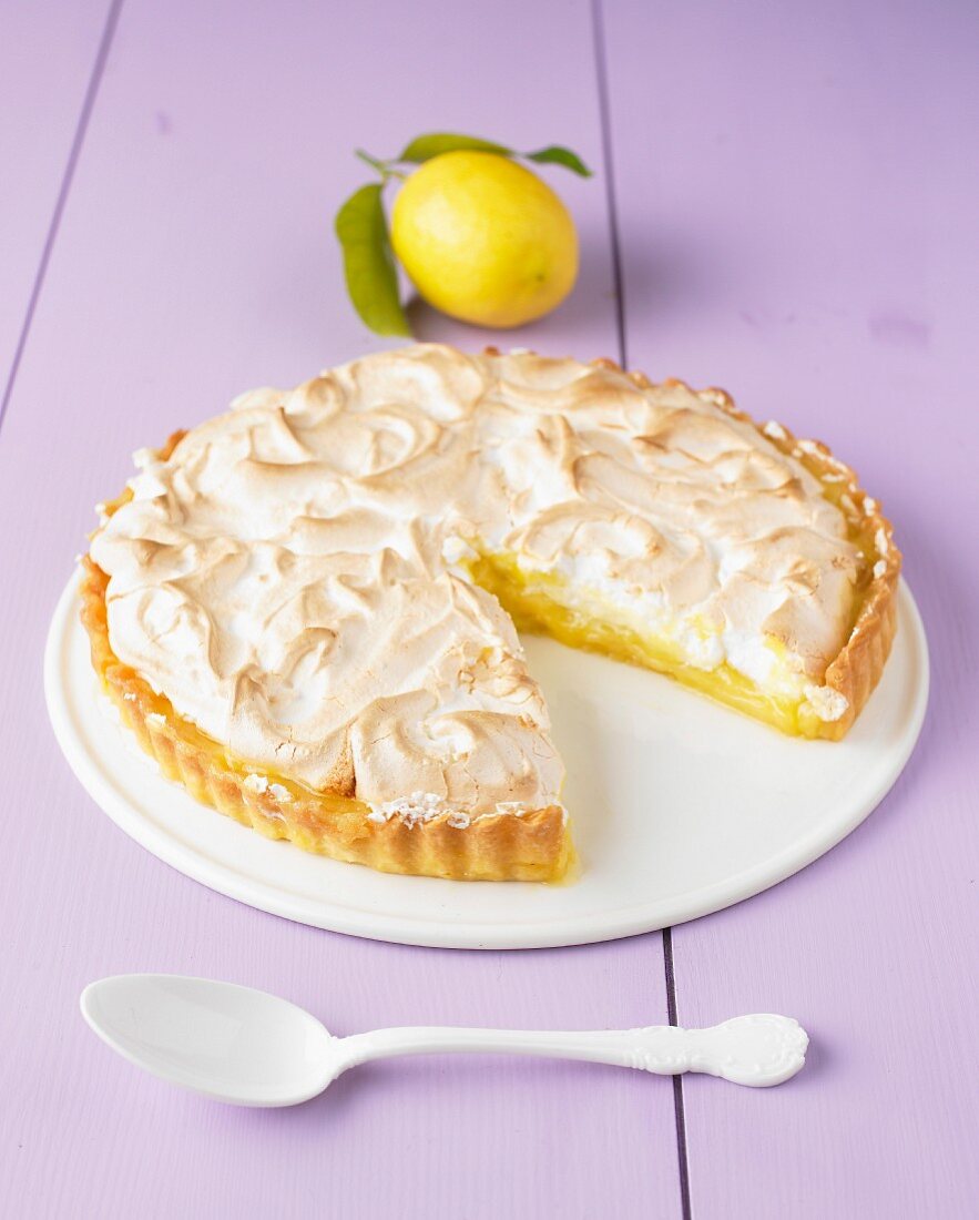 Tarte au citron (französische Zitronentarte) mit Baiserhaube