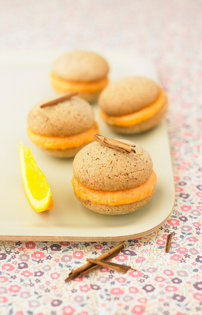 Whoopies mit Zimt und Orangencreme