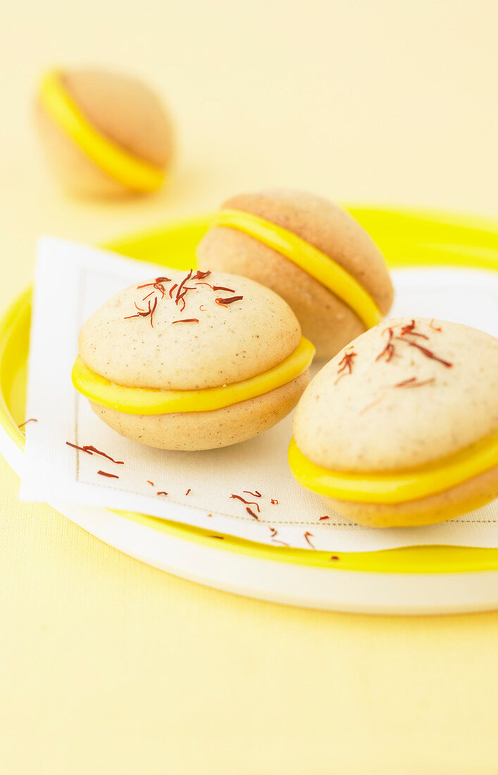 Vanilla-saffron Whoopies