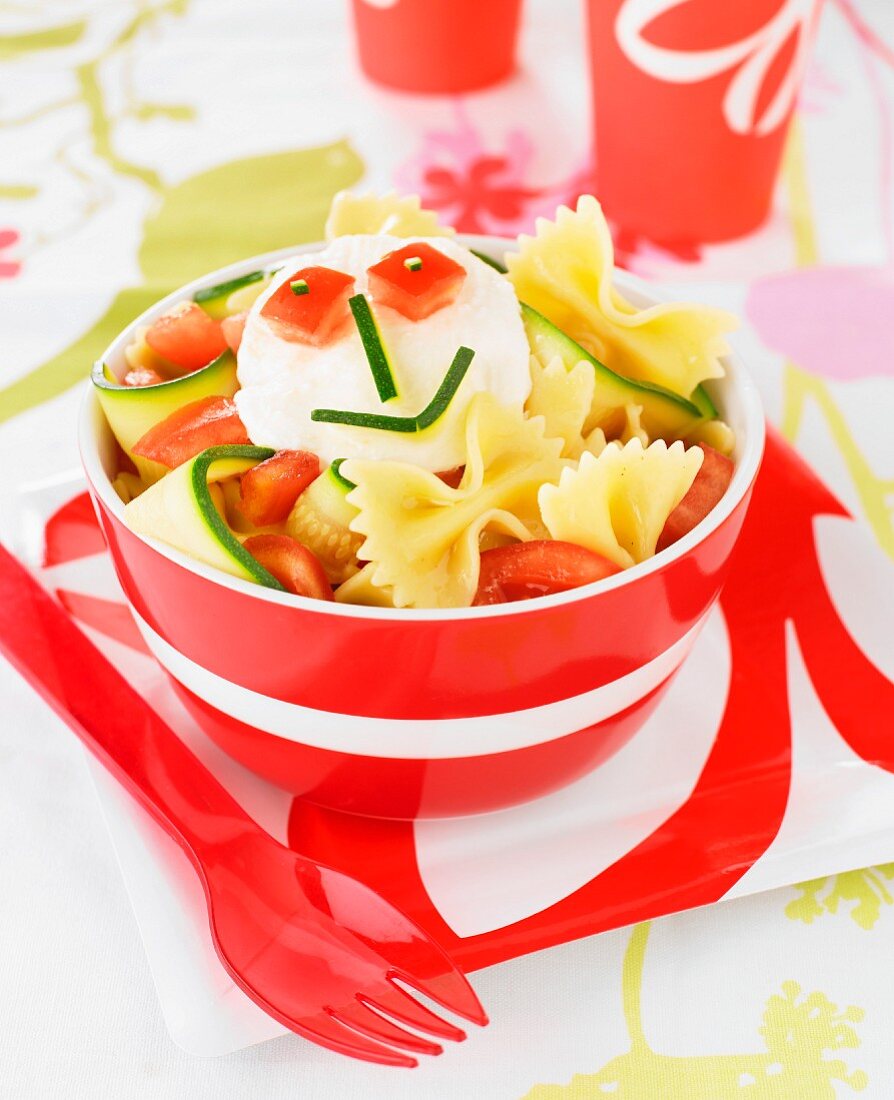 Pasta,zucchini,tomato and mozzarella salad