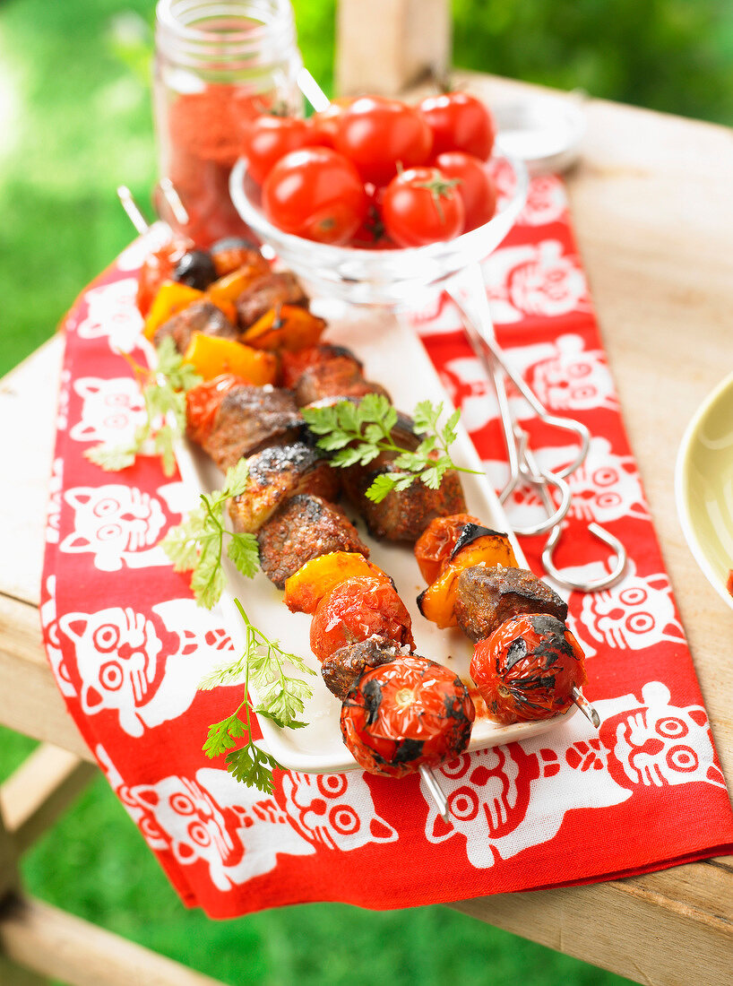 Beef,cherry tomato and pepper brochettes