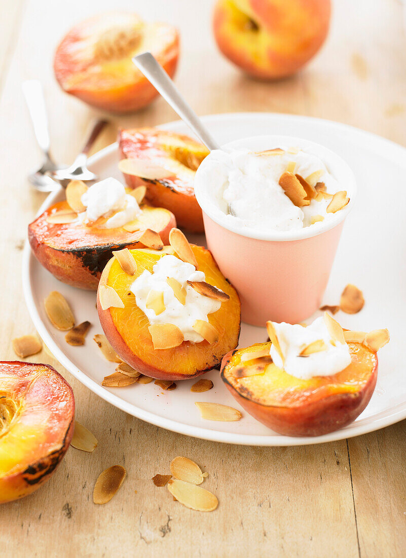 Grilled peaches with almonds