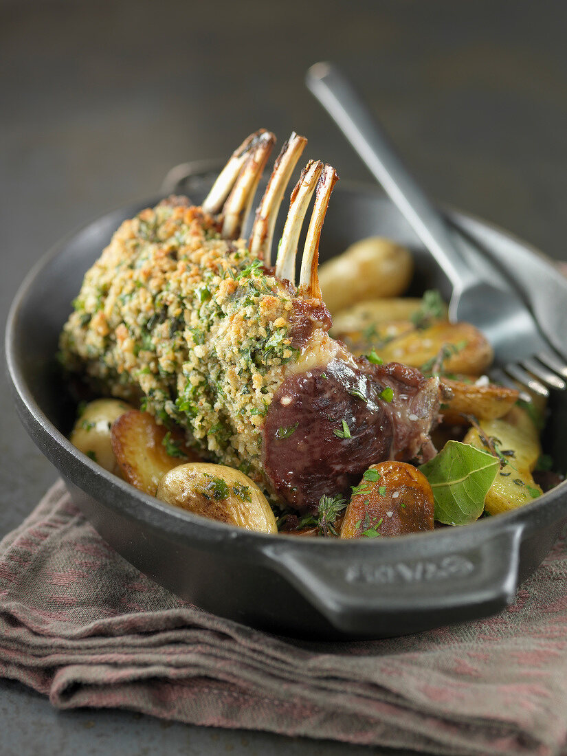 Loin of lamb in herb crust with Grenaille potatoes