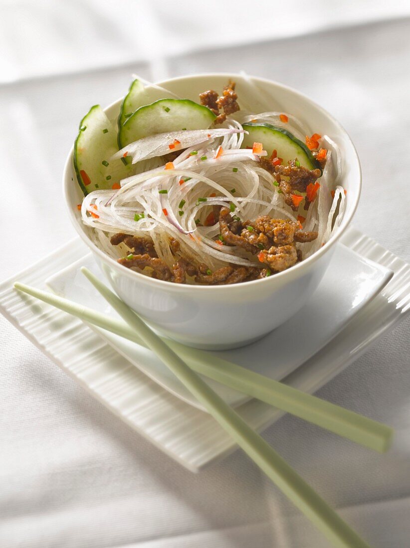 Rice noodles with caramelized ground beef