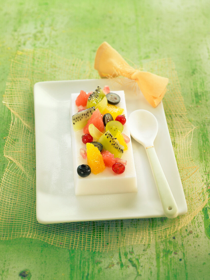 Almond jelly with fresh fruit