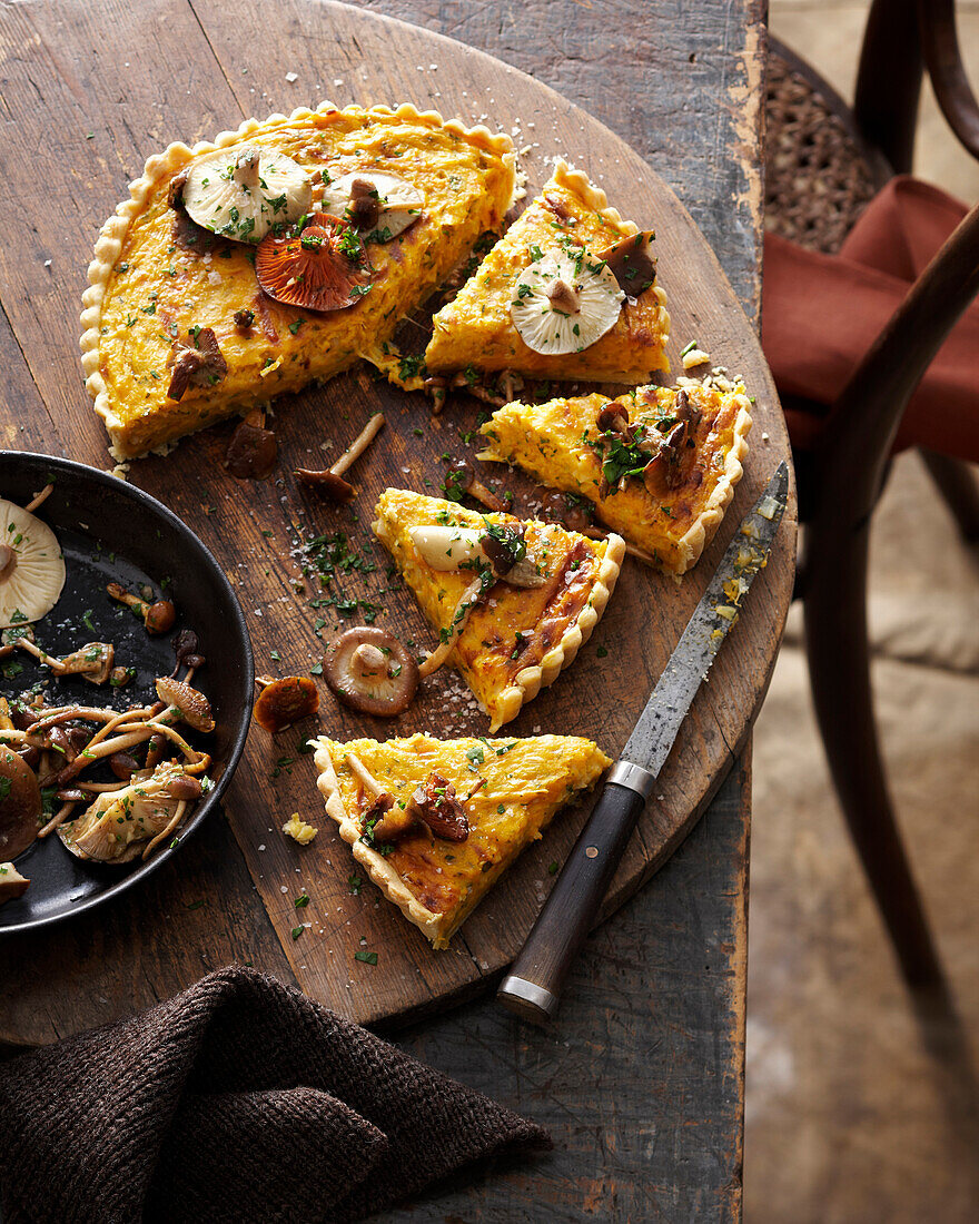 Pumpkin quiche with mushrooms