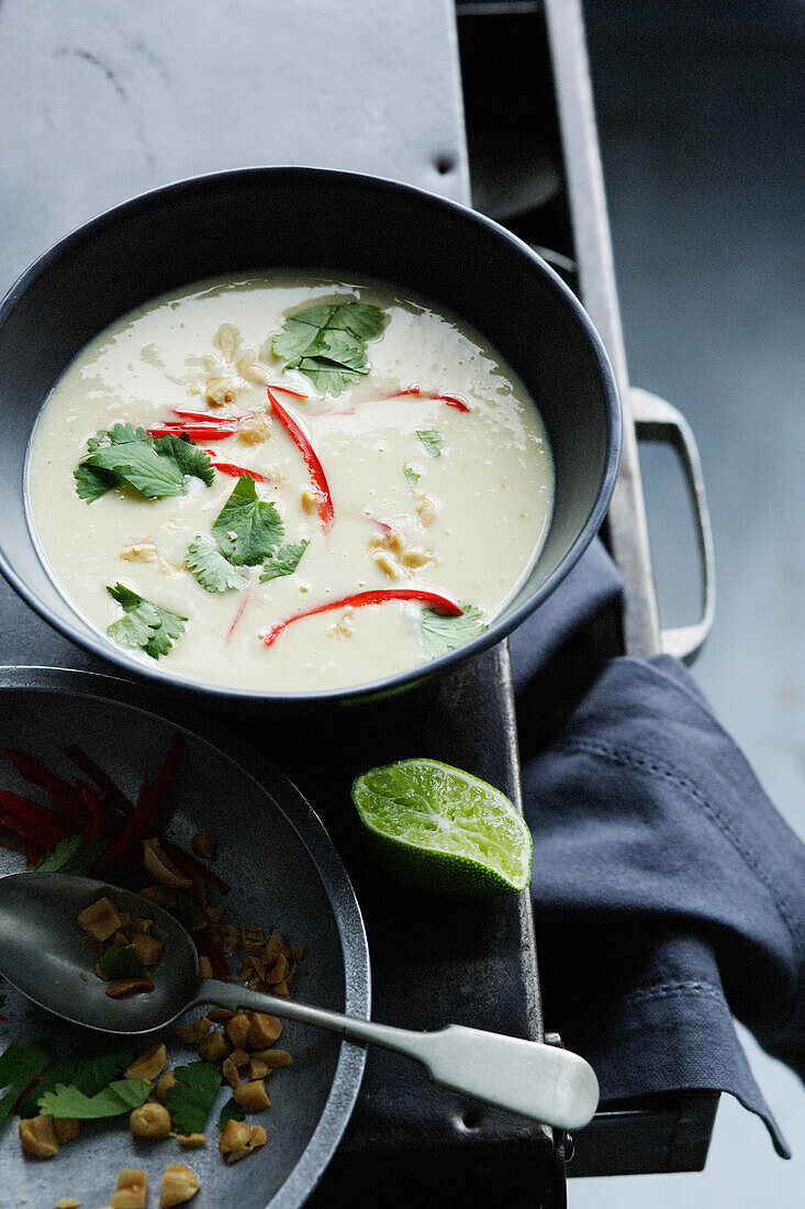 Coconut bean soup with lime