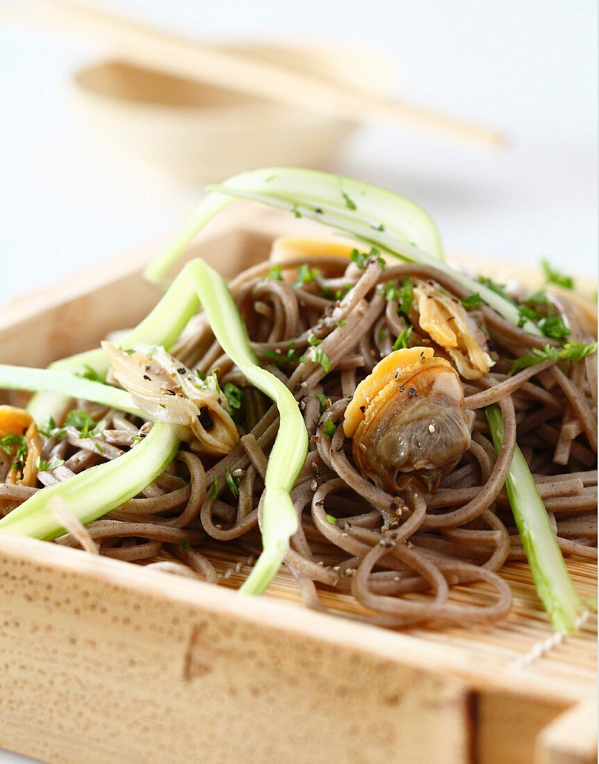 Soba with cockles