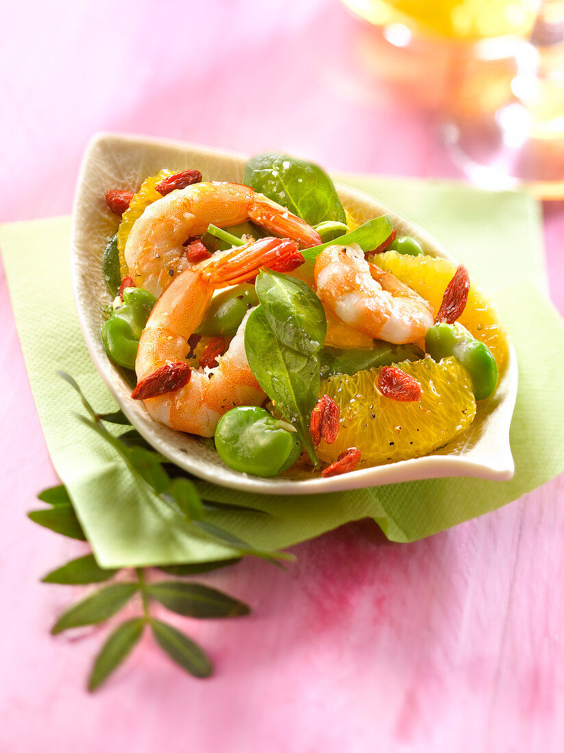 Shrimp,spinach and tangelo salad