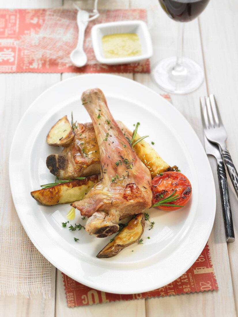 Oven-baked lamb with sauteed potatoes