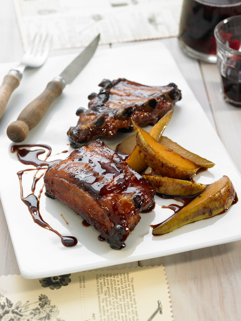 Caramelized pork spare ribs with pears