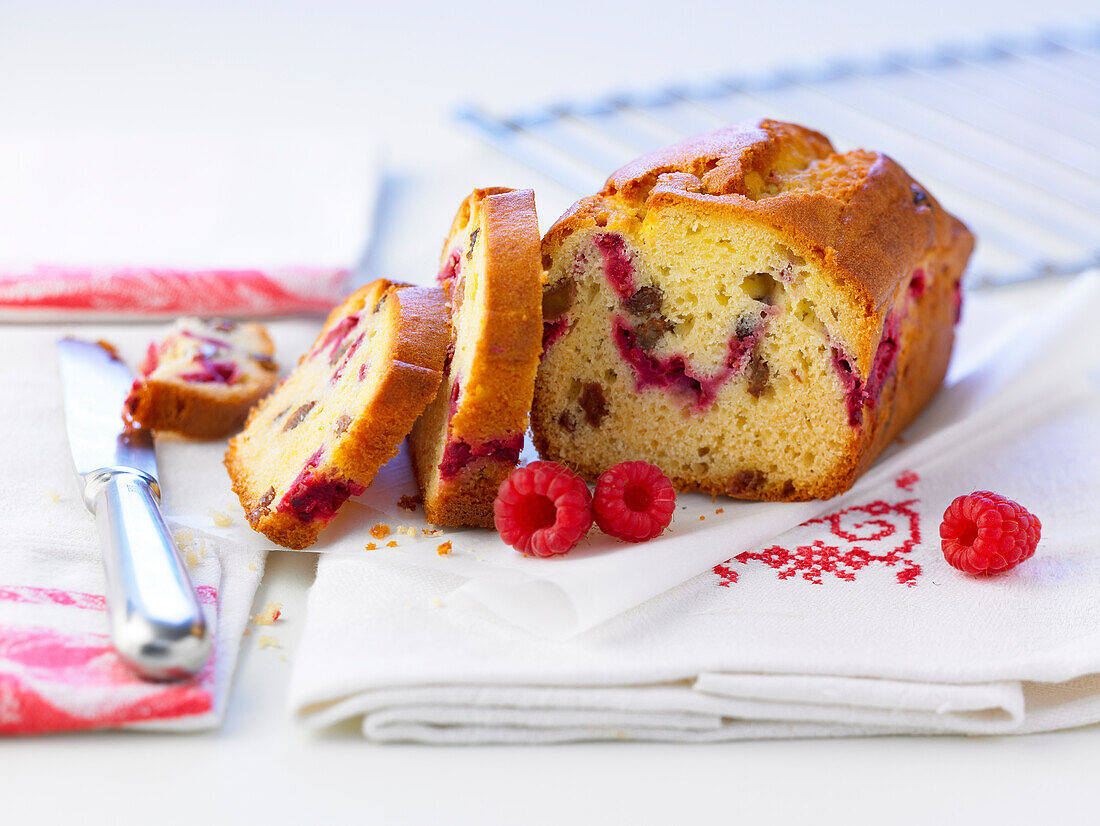 Raspberry and raisin cake