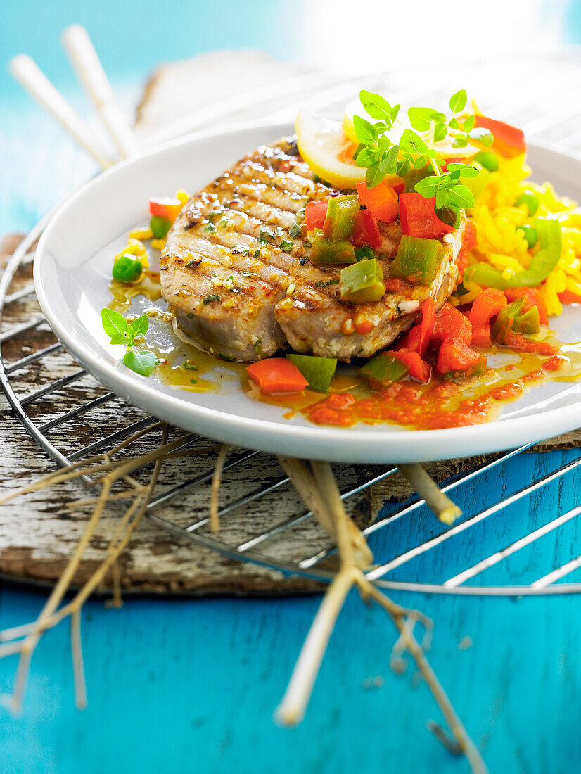 Gegrillter Thunfisch mit Paprikagemüse