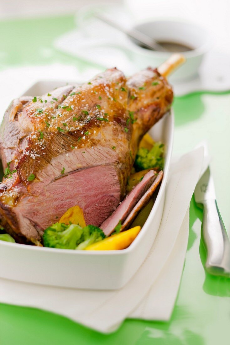 Leg of lamb with broccolis and sauteed potatoes