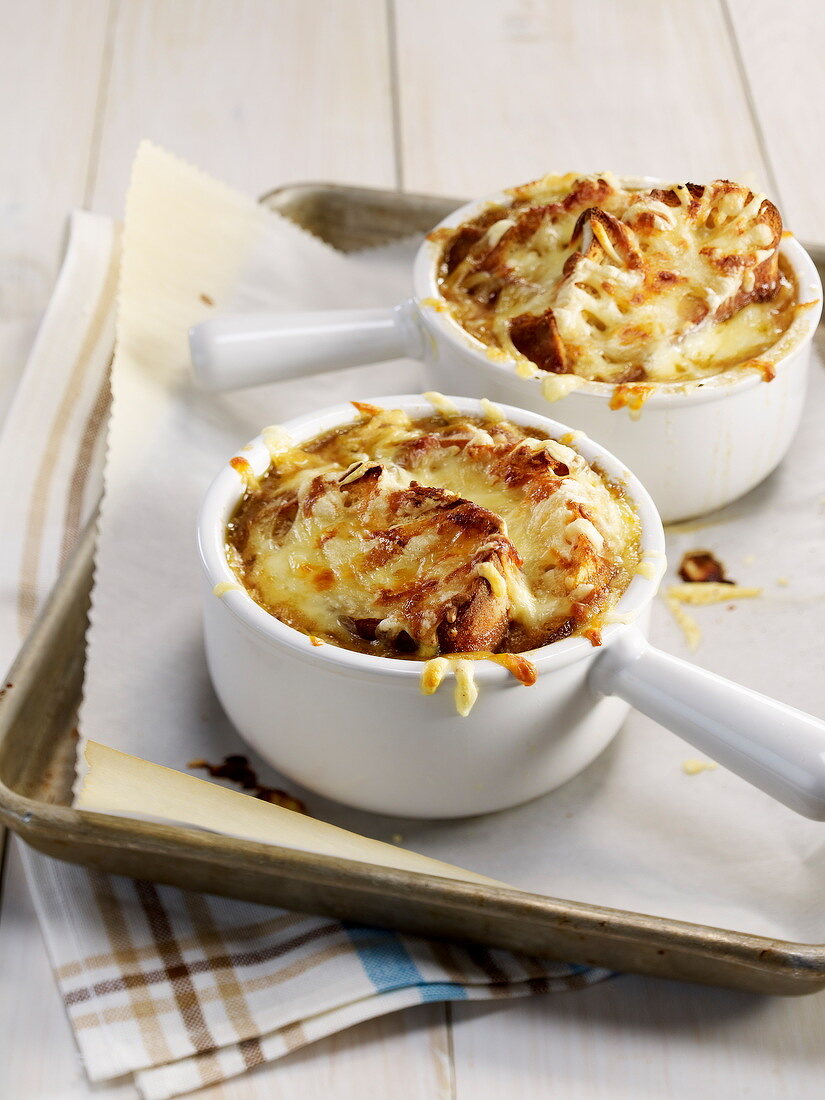 Individual traditional French onion soup