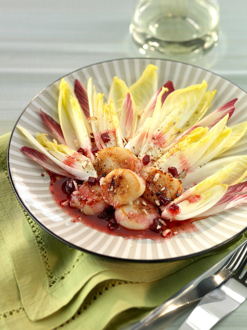 Scallops and chicory with beetroot vinaigrette