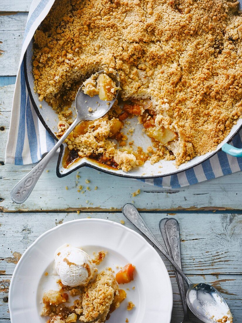 Apple crumble