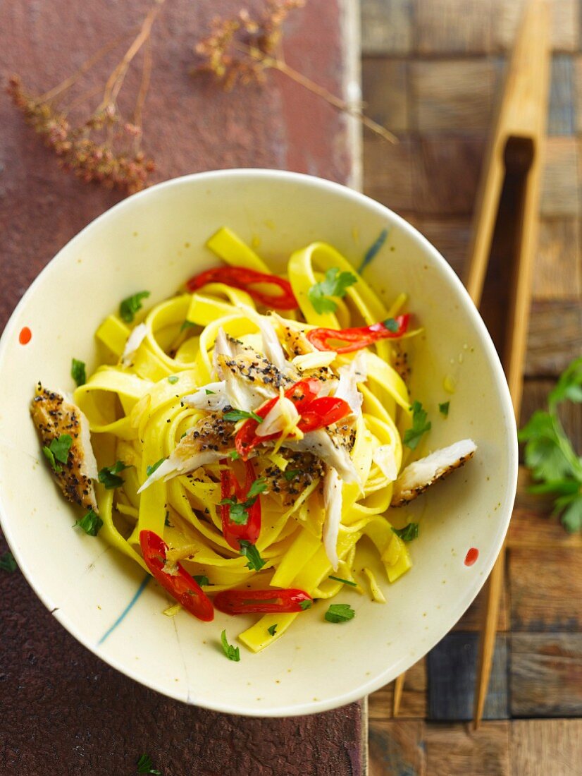 Tagliatelles with mackerels and chili peppers