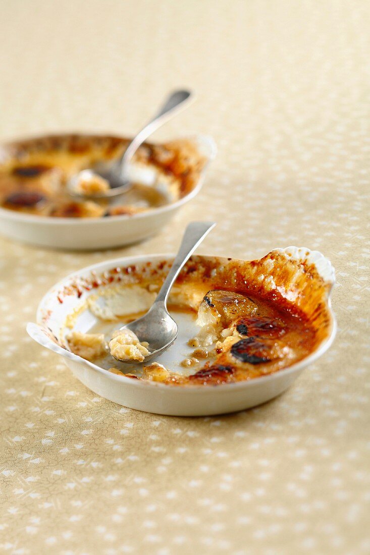 Crèmes brûlées mit Banane und Vanille