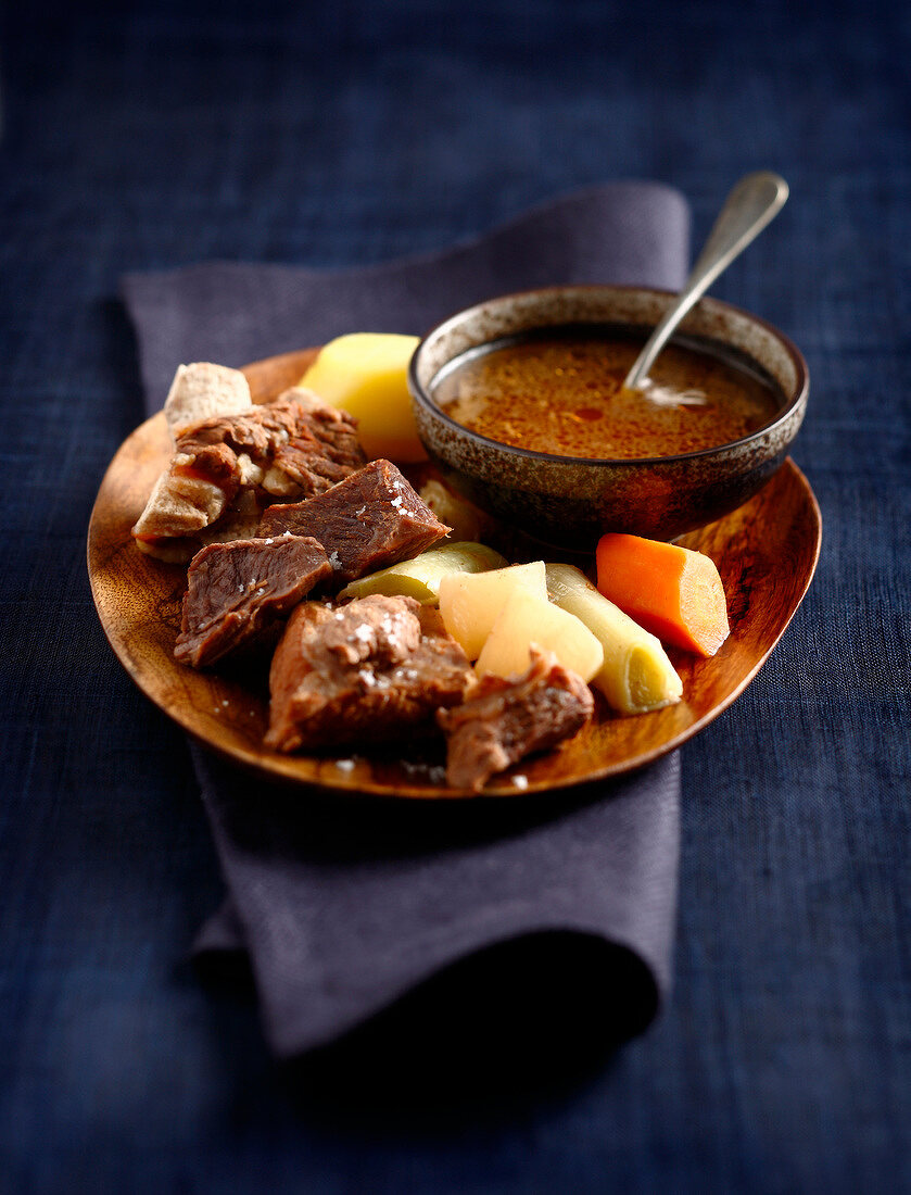 Pot-au-feu with four spices