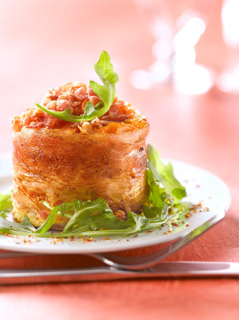 Carrot and streaky bacon savoury cake