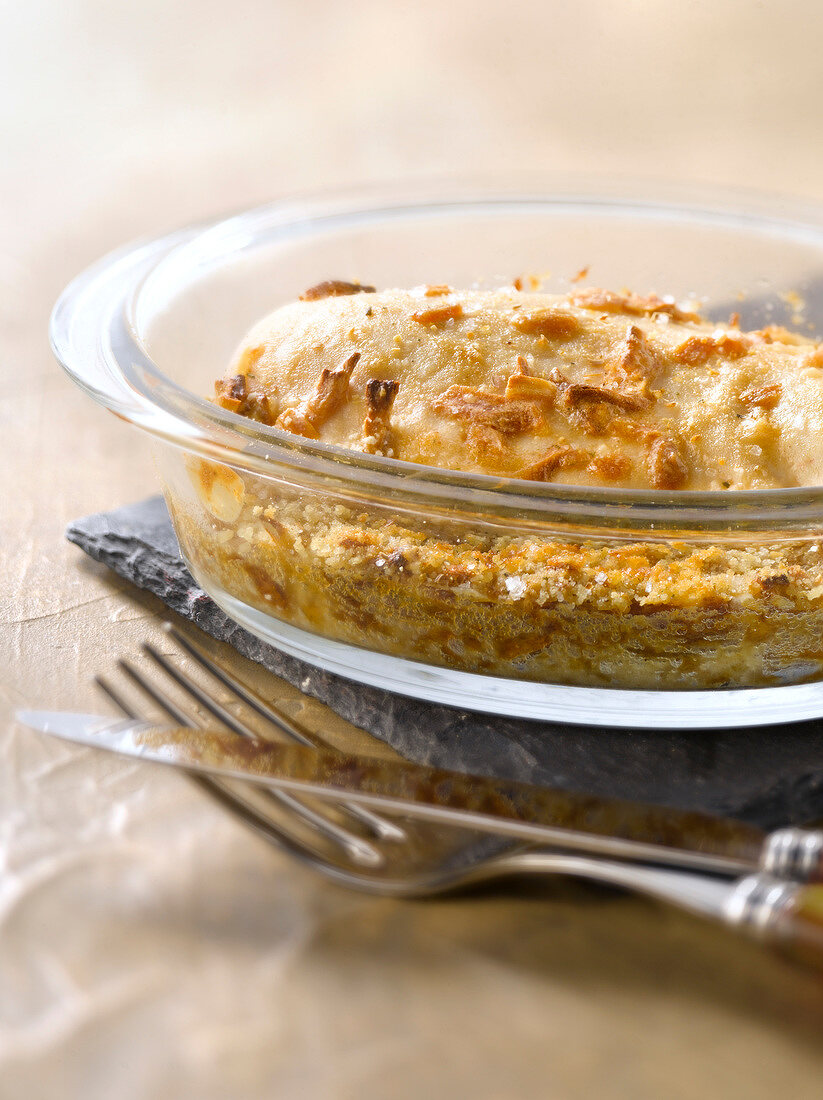 Hähnchenbrust mit Zwiebeln aus dem Ofen