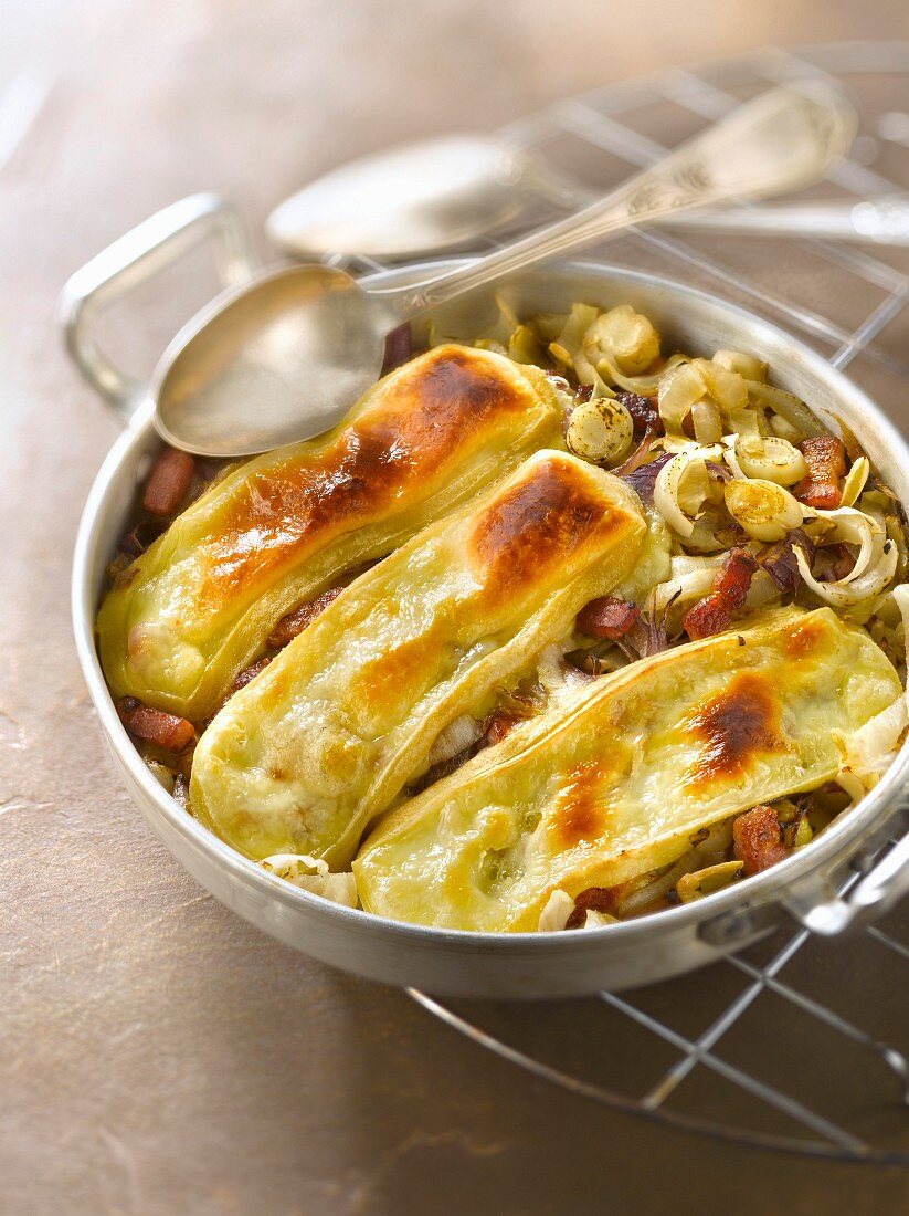 Tartiflette aux endives (Kartoffel-Endivien-Auflauf, Frankreich)