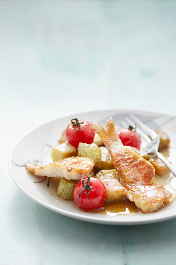 Red mullet fillets with rhubarb and cherry tomatoes