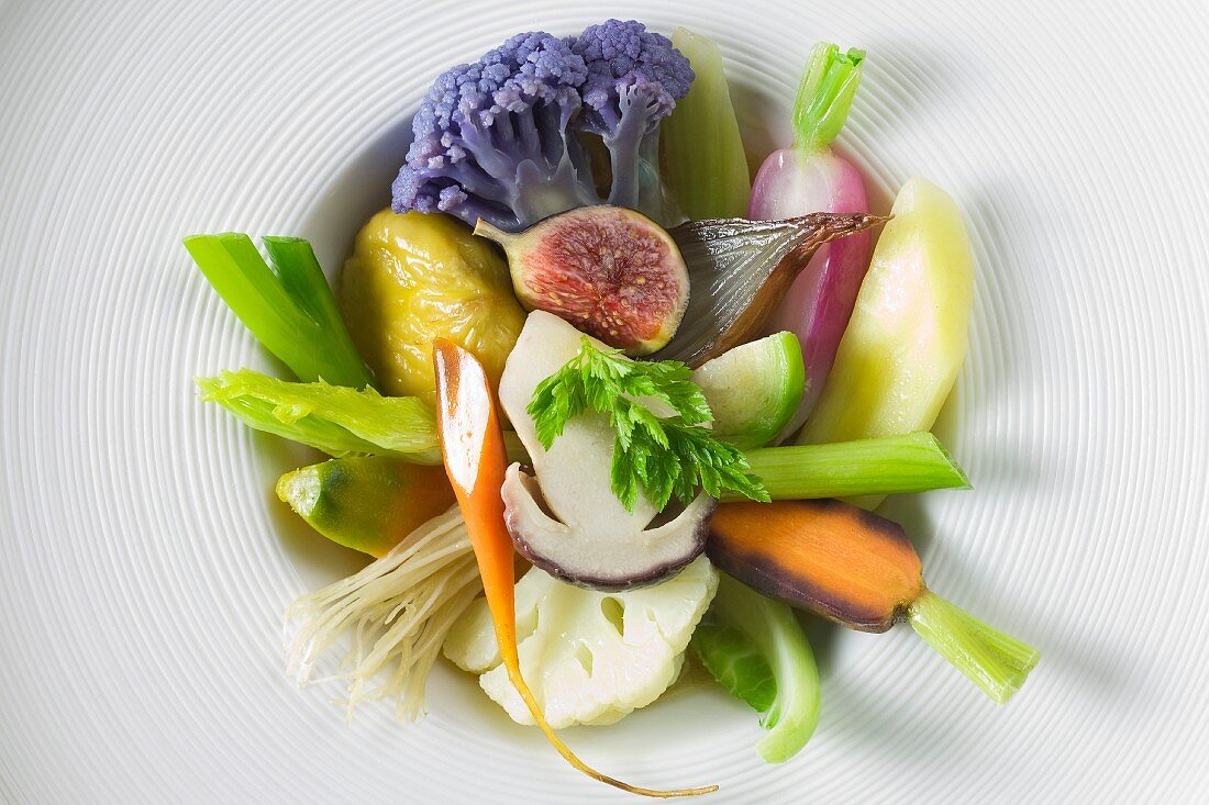 Steam-cooked vegetables