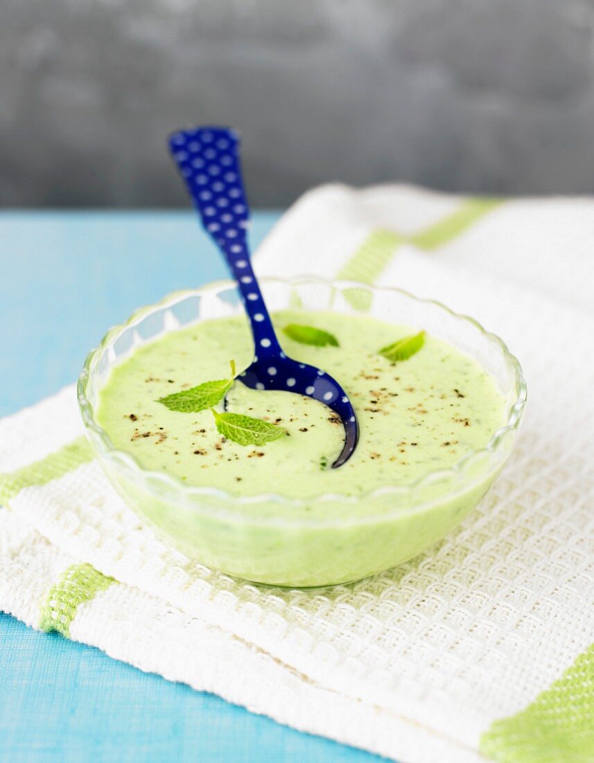 Cucumber, yoghurt and mint soup