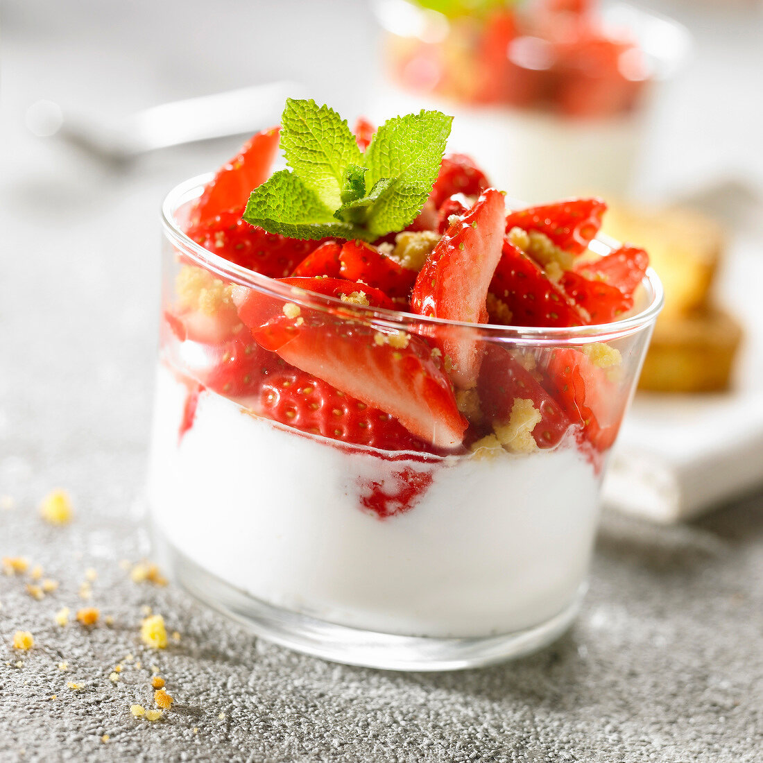 Fromage blanc,strawberry and crumbled cookie dessert