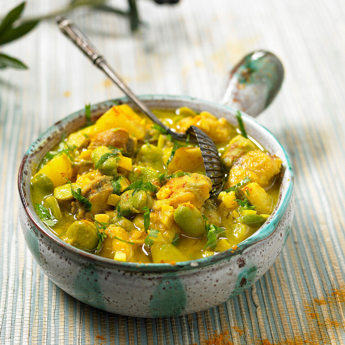 Curry mit Karpfen und Ananas