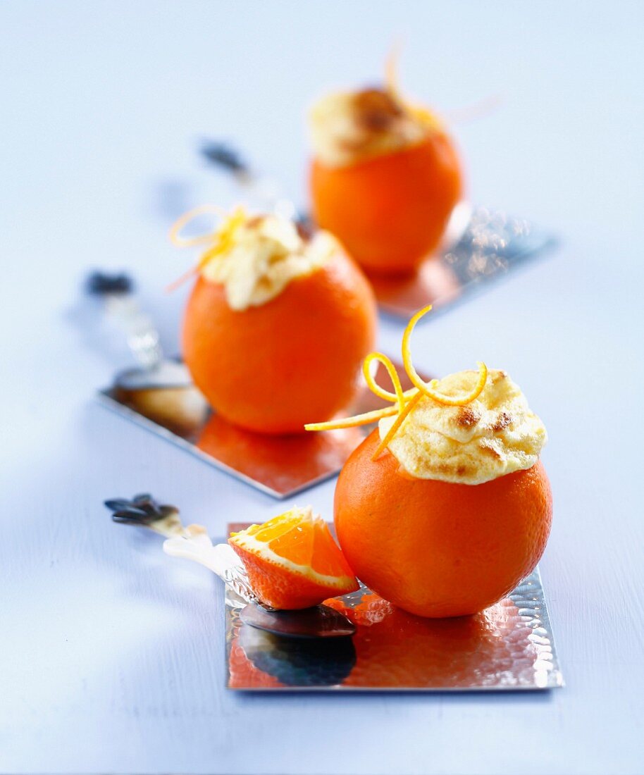 Stuffed oranges with soufflé