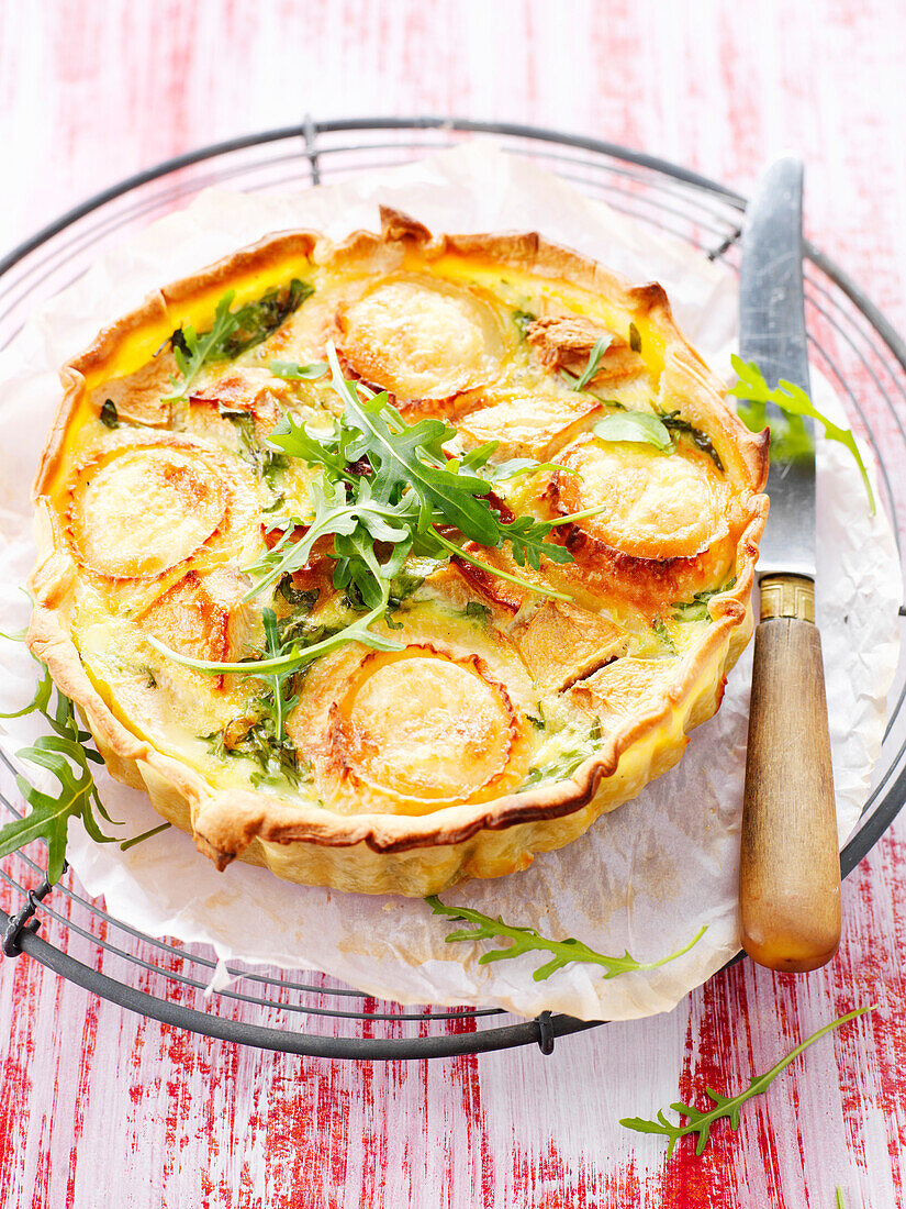 Quiche mit Äpfeln, Ziegenkäse und Rucola