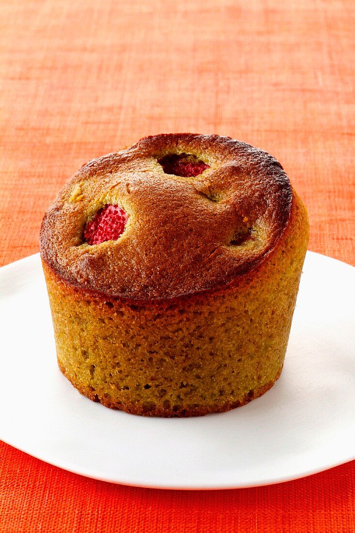 Grüntee-Muffin mit Walderdbeeren