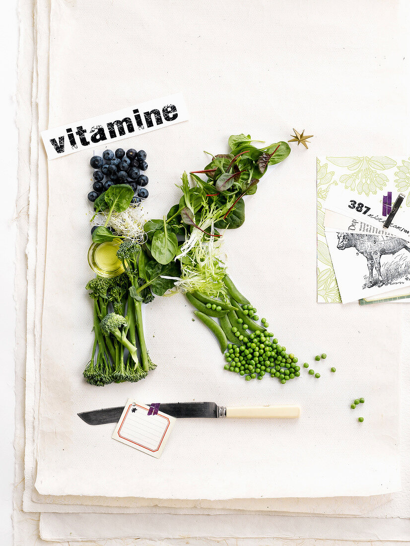 Vitamin K-haltige Lebensmittel als K dargestellt