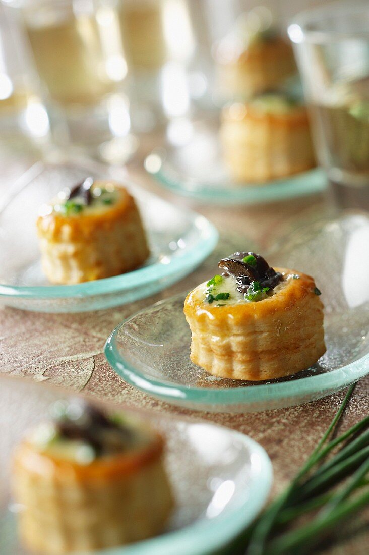 Königinpastetchen mit Schnecken und Absinth