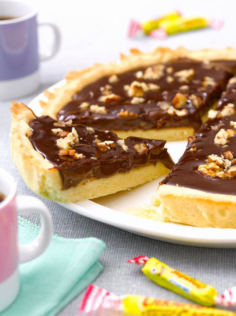 Carambar and walnut tart