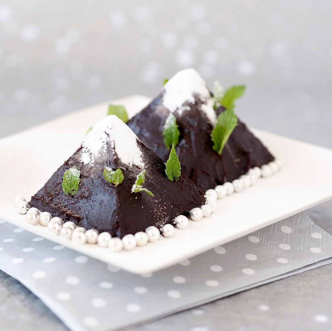 Orange blossom-flavored chocolate-chestnut ice cream pyramids