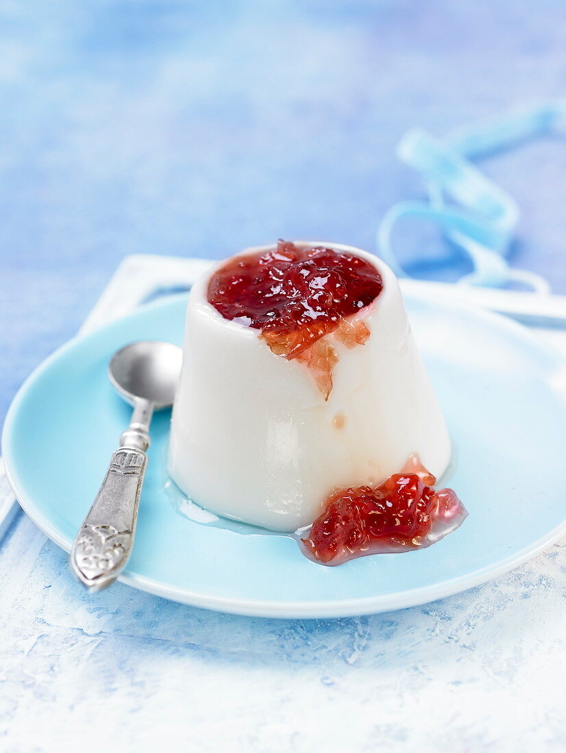 Panna cotta with quince jelly