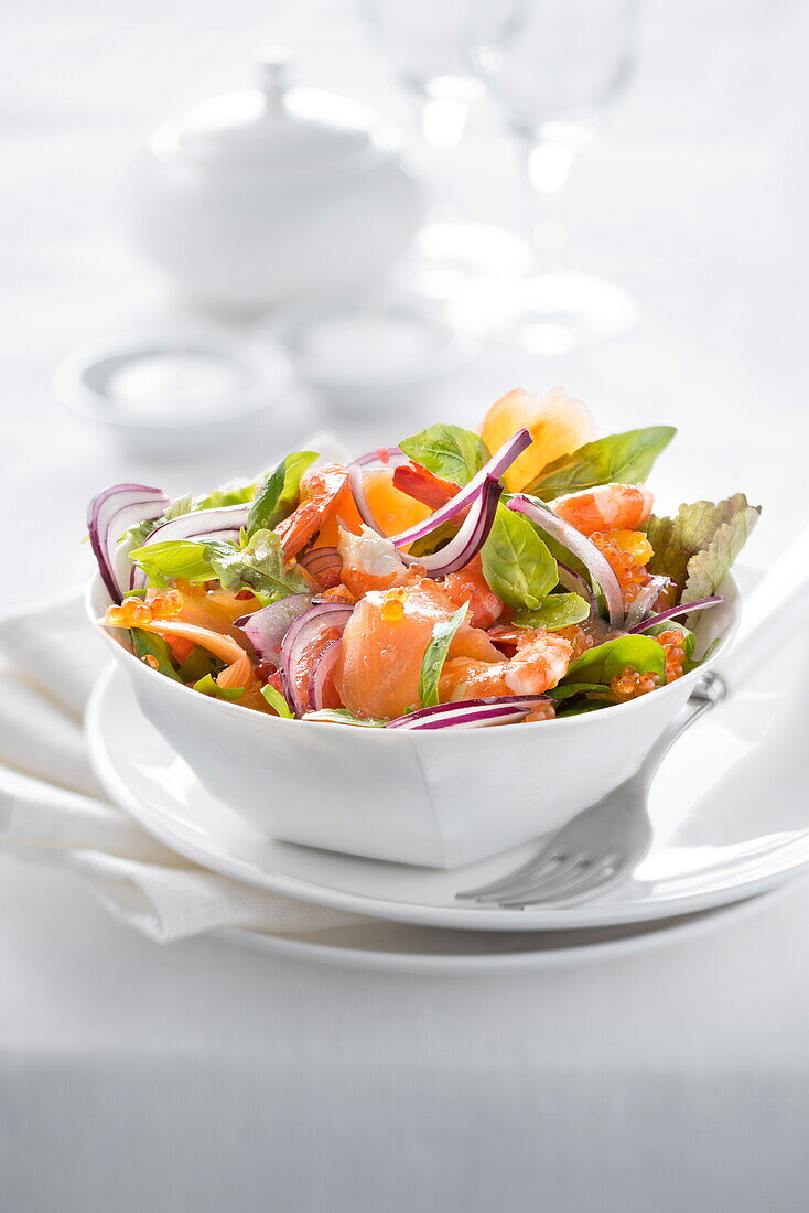 Smoked salmon and shrimp mixed salad