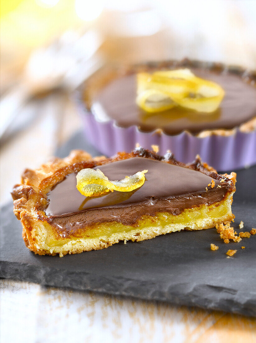 Lemon and dark bitter Chocolat Poulain Dessert tartlets