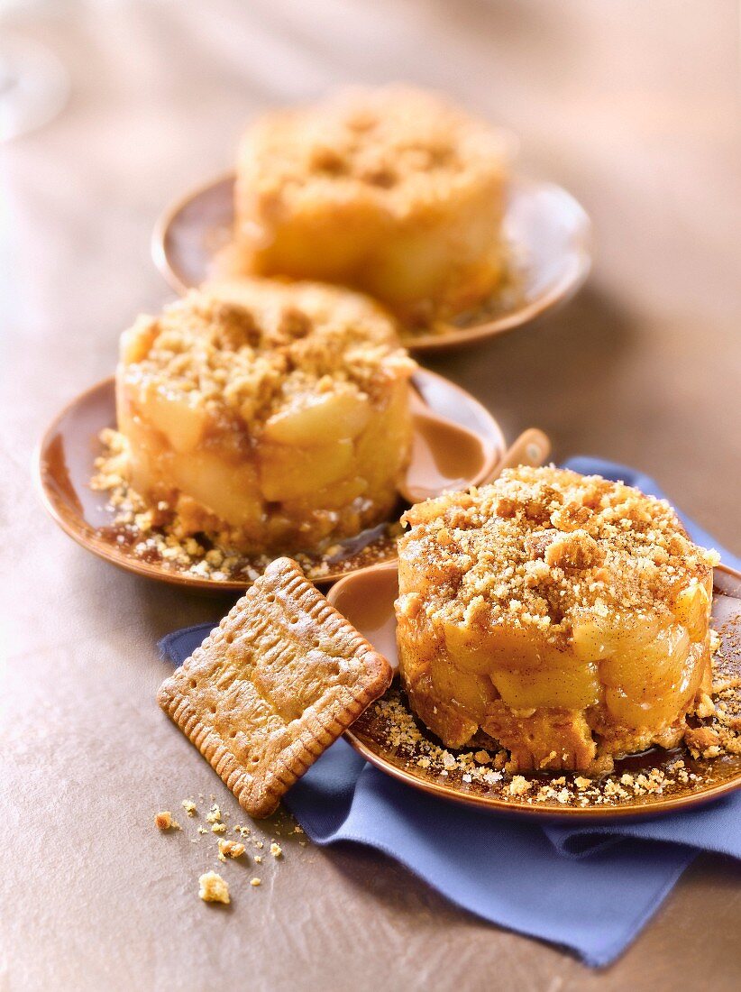 Caramelized apple-pear and crushed Breton shortbread Lu biscuit Timbale