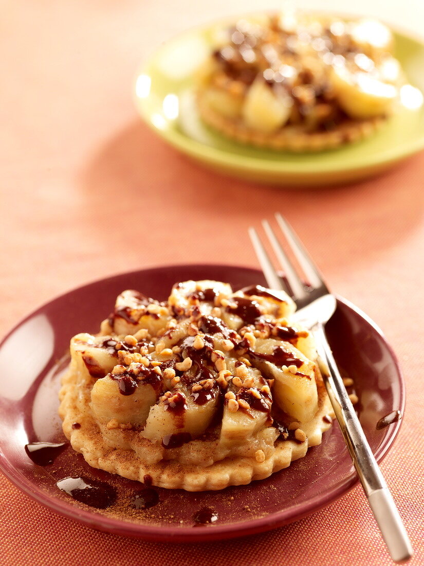 Törtchen mit Apfel, Banane und Schokolade