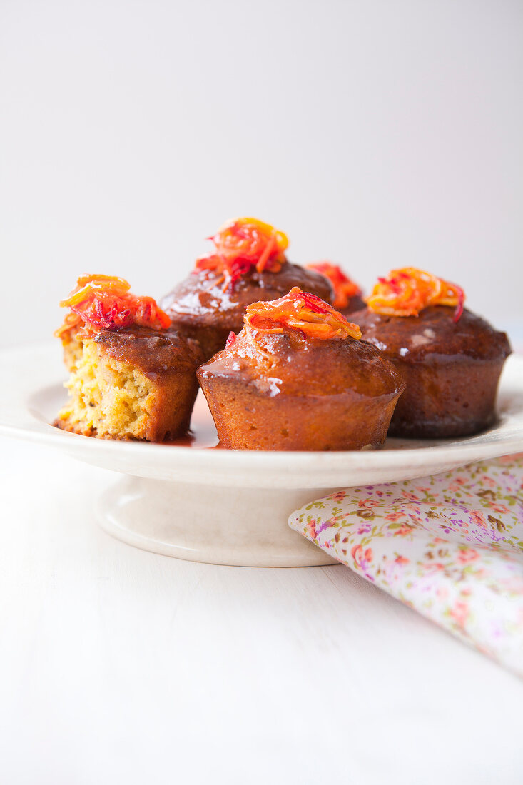 Small carrot cakes