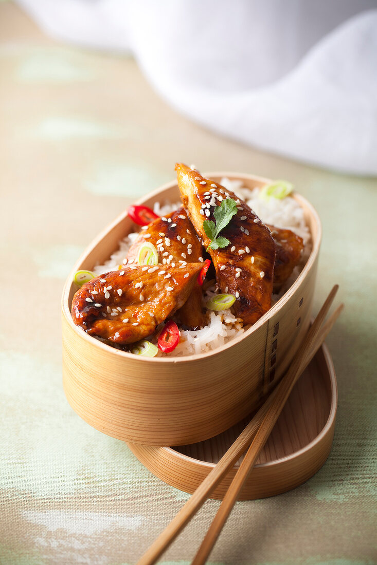 Caramelized chicken with sesame seeds with basmati rice