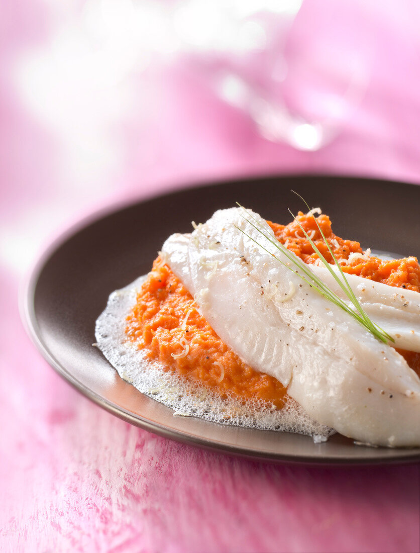 Petersfisch mit Karotten-Mousseline
