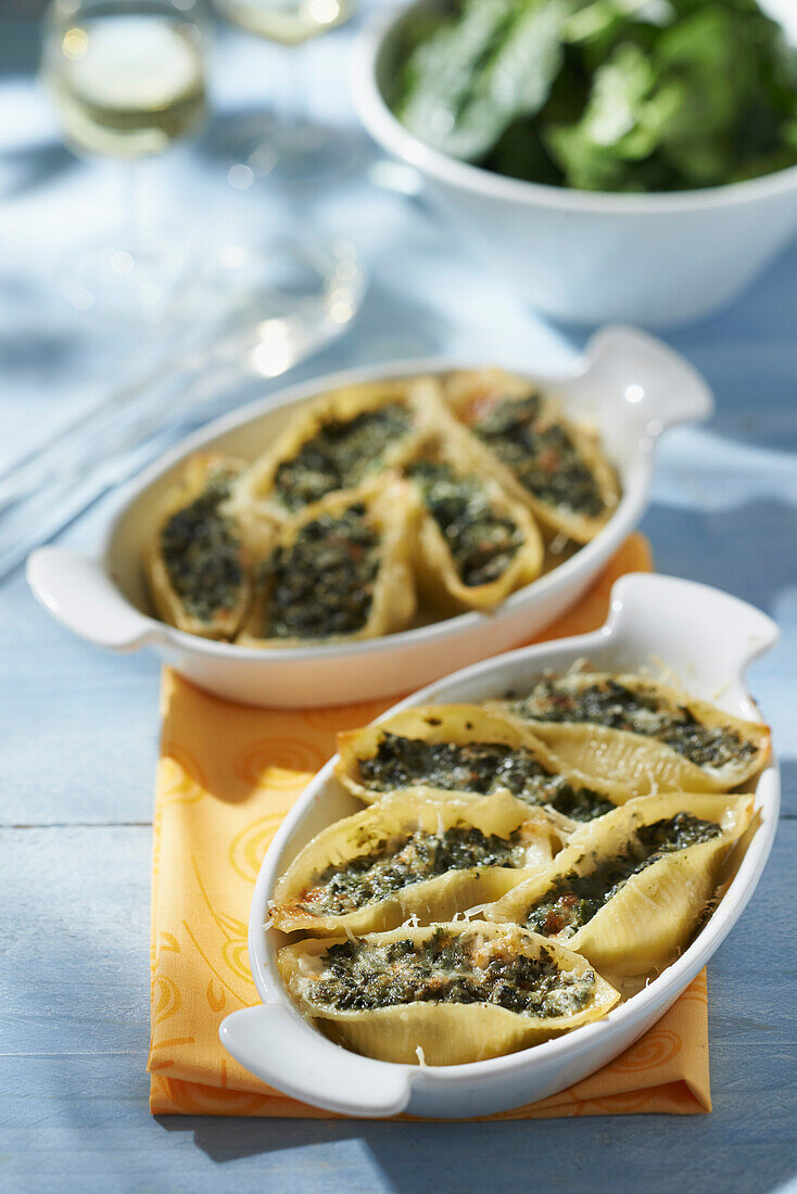 Conchiglie stuffed with spinach