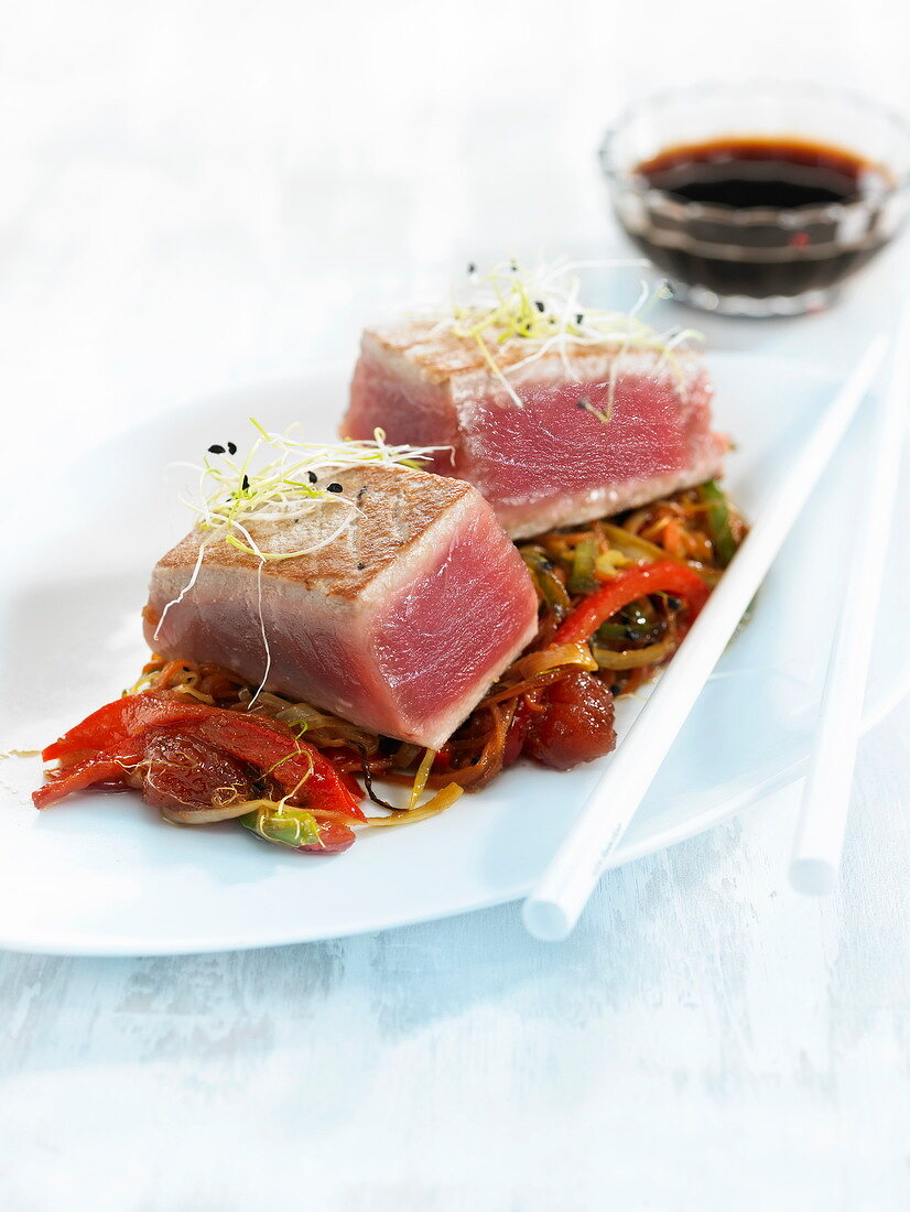 Tuna Tataki and pan-fried thinly chopped vegetables